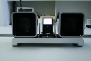 Illustration for article titled iPod Dock Bracket FINALE, Altec Lansing IMV712 vs. Griffin Amplifi